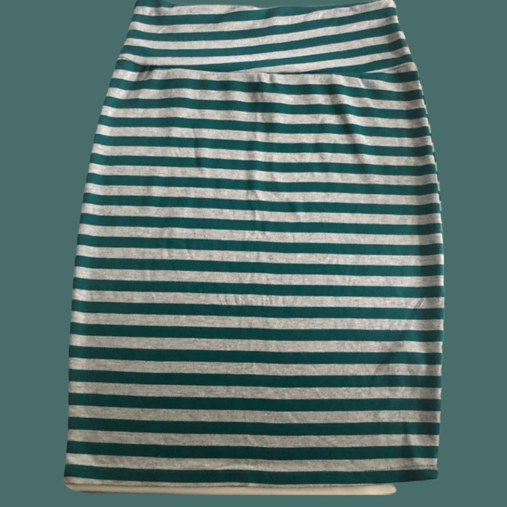 LAST CHANCE-MOVING🐾💕NWT Gray & Green LuLaRoe Cassie Skirt